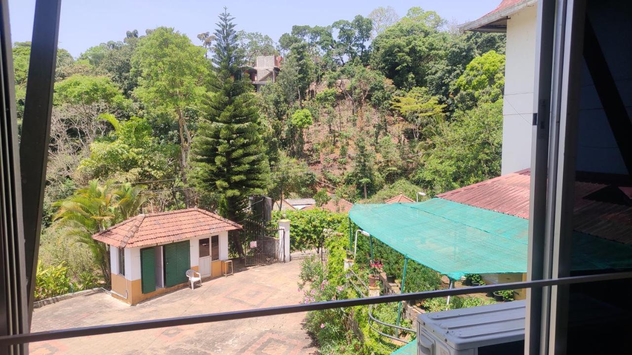 Sri Venkateshwara Residency Hotell Madikeri Eksteriør bilde